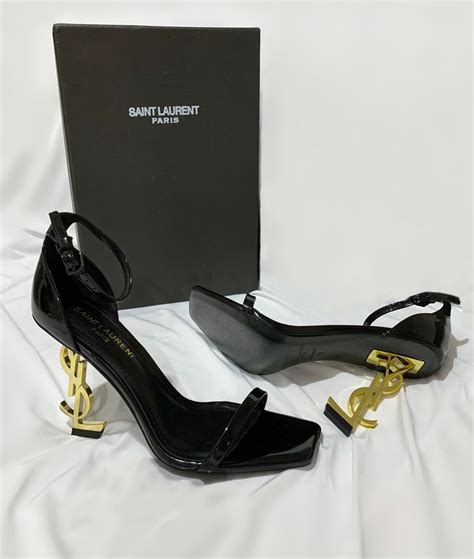 salto ysl original preço|Sandália Saint Laurent .